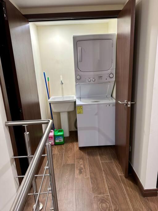 סן חוזה Penthouse En Los Yoses, Vista De Los Dioses Fast Wifi מראה חיצוני תמונה
